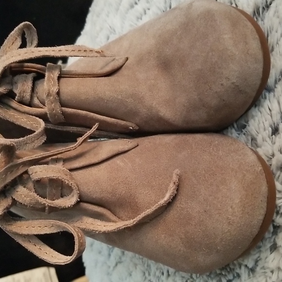 Taupe  suede women 9 1/2 wedge heel booties.By Doloe Vita. - Picture 3 of 7